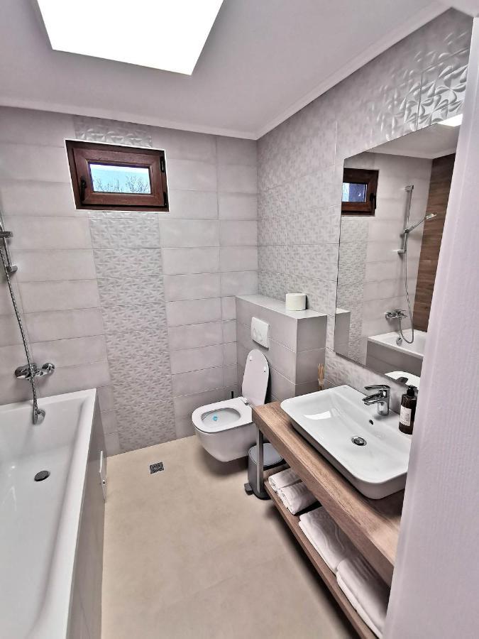 Vila Aras Simeria Εξωτερικό φωτογραφία