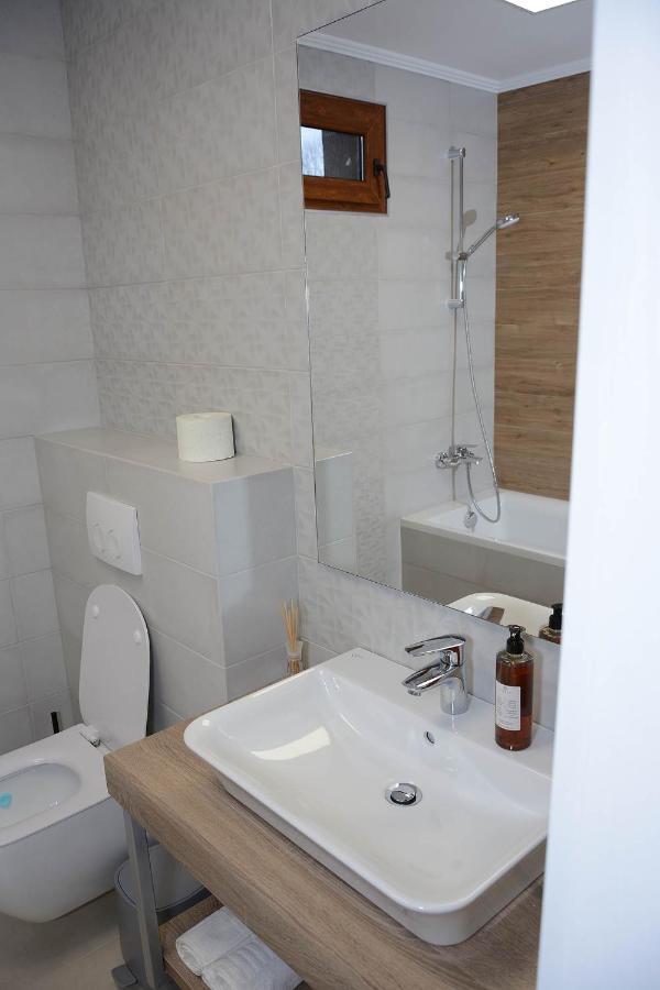 Vila Aras Simeria Εξωτερικό φωτογραφία